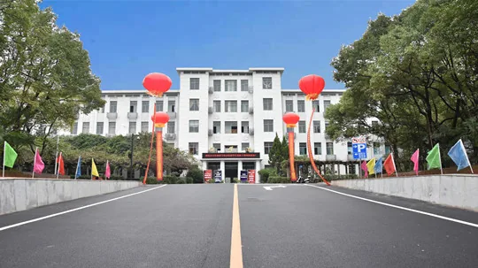 湘潭钢铁集团有限公司职业中等专业学校校园环境