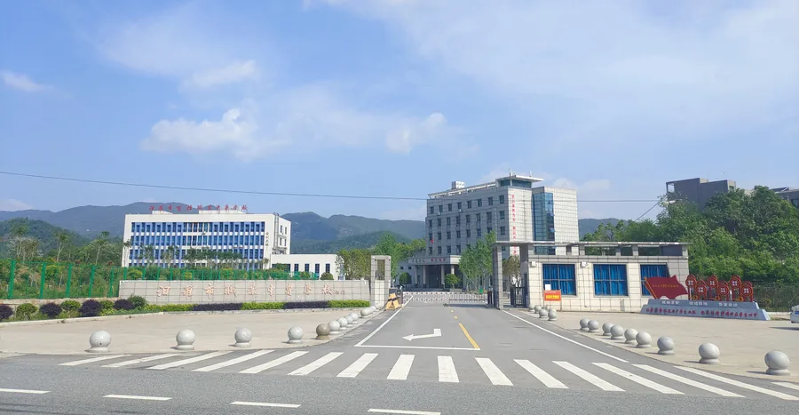 汨罗市楚怡职业中专学校校园环境